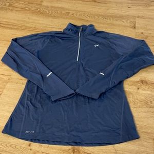 Nike shirt size medium men’s